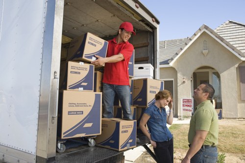 Scheduling a removal truck hire service